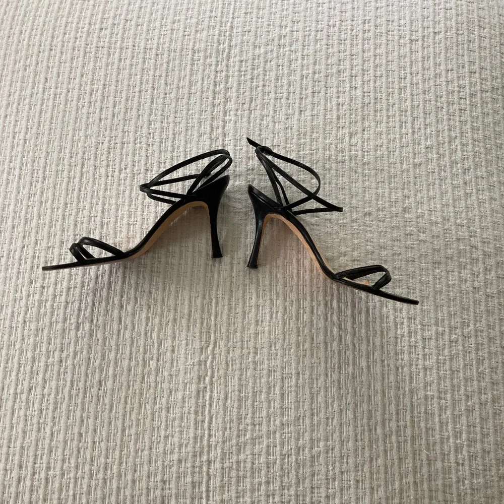 Manolo Blahnik Strappy Heal - Picture 5 of 6